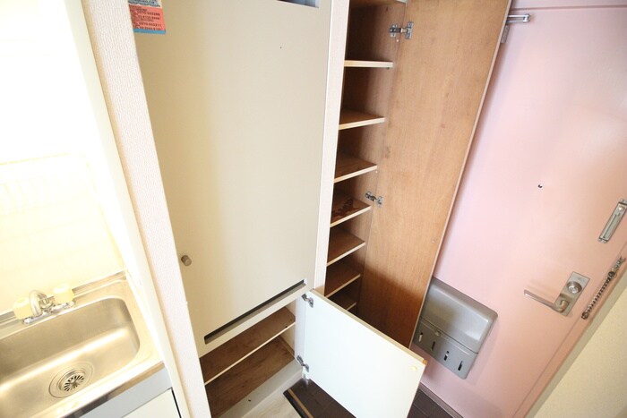 物件内観写真9　(靴箱)