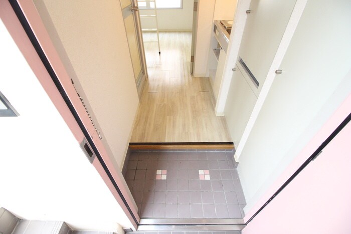 物件内観写真12　(玄関)