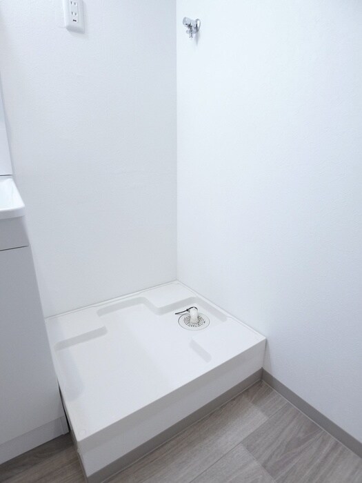 物件内観写真14　(洗濯機置場)