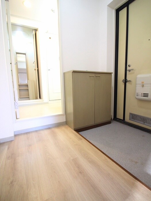 物件内観写真7　(玄関)