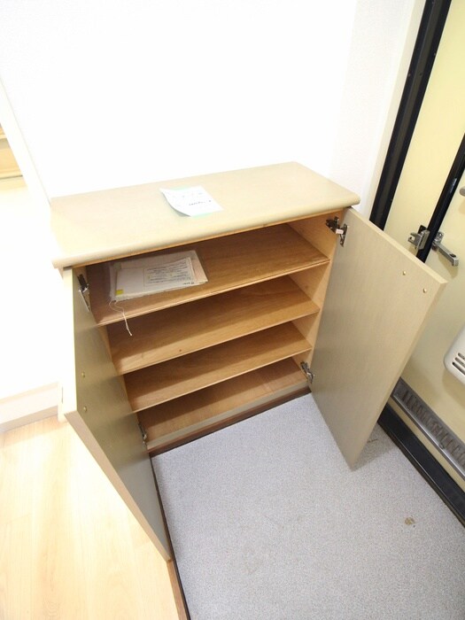 物件内観写真8　(靴箱)