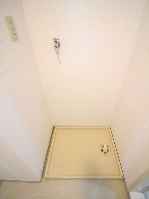 物件内観写真12　(洗濯機置場)