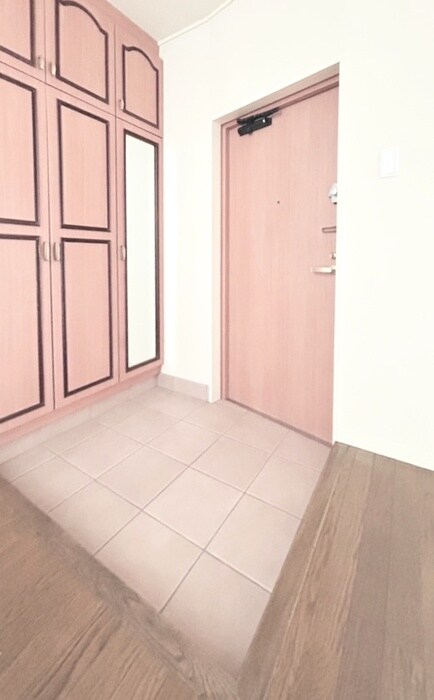 物件内観写真7　(玄関)