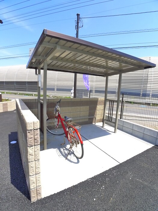 物件外観写真3　(駐輪場)