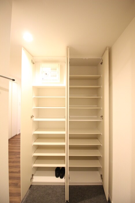 物件内観写真16　(靴箱)