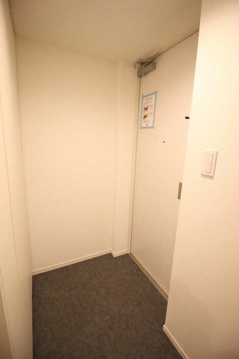 物件内観写真17　(玄関)