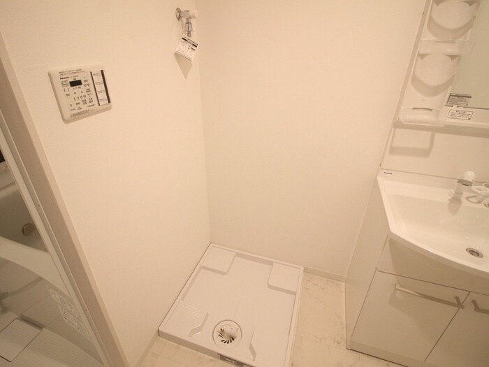 物件内観写真12　(洗濯機置場)