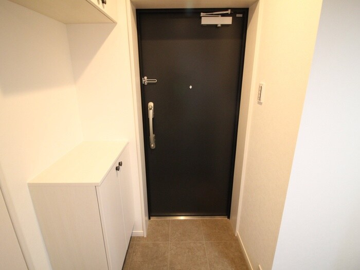 物件内観写真13　(玄関)