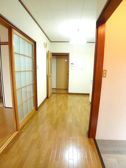 物件内観写真13　(廊下)