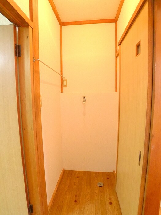 物件内観写真15　(洗濯機置場)