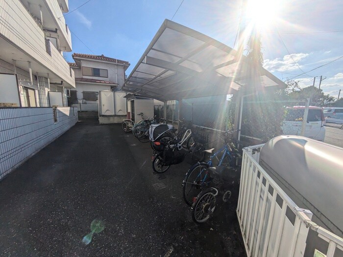 物件外観写真6　(駐輪場)