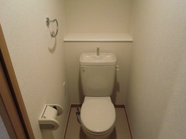 物件内観写真8　(トイレ)