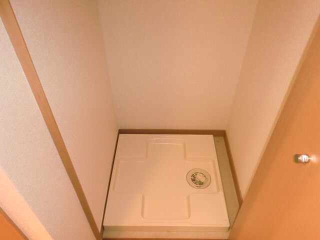 物件内観写真10　(洗濯機置場)