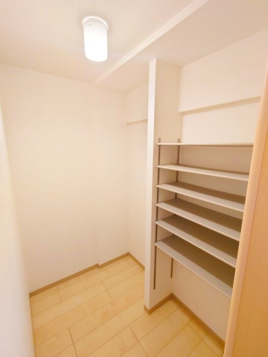 物件内観写真15　(靴箱)