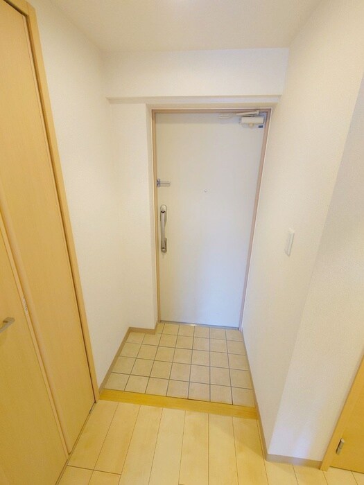 物件内観写真16　(玄関)