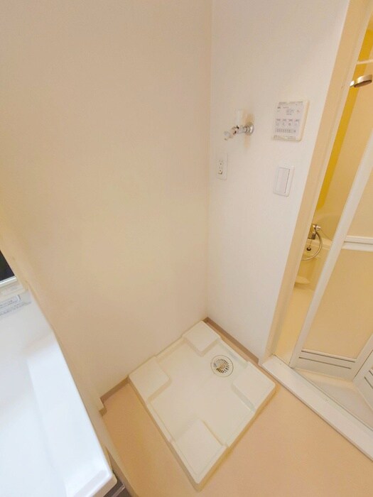 物件内観写真17　(洗濯機置場)