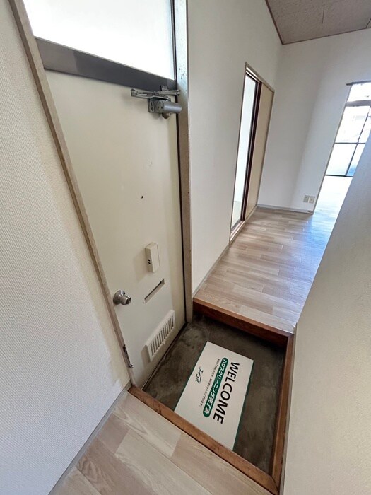 物件内観写真7　(室内からの展望)