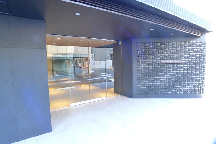 物件外観写真2　(エントランス部分)