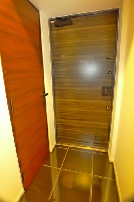 物件内観写真14　(玄関)