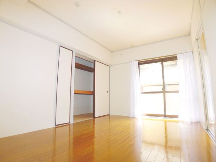 物件内観写真9　(室内からの展望)