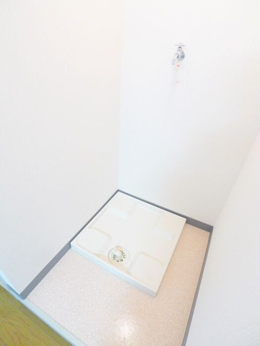 物件内観写真17　(洗濯機置場)