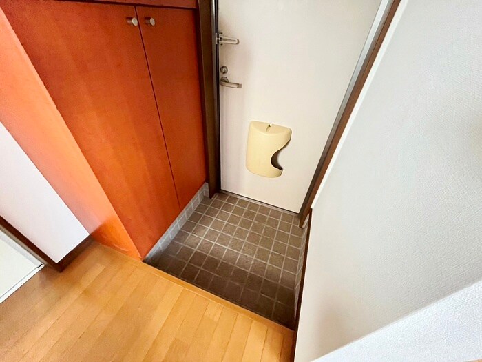 物件内観写真17　(玄関)