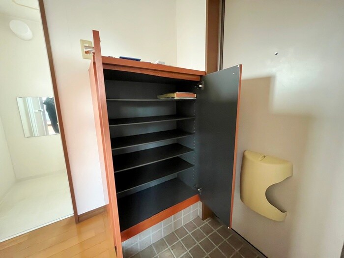 物件内観写真18　(靴箱)