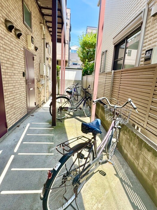 物件外観写真6　(駐輪場)