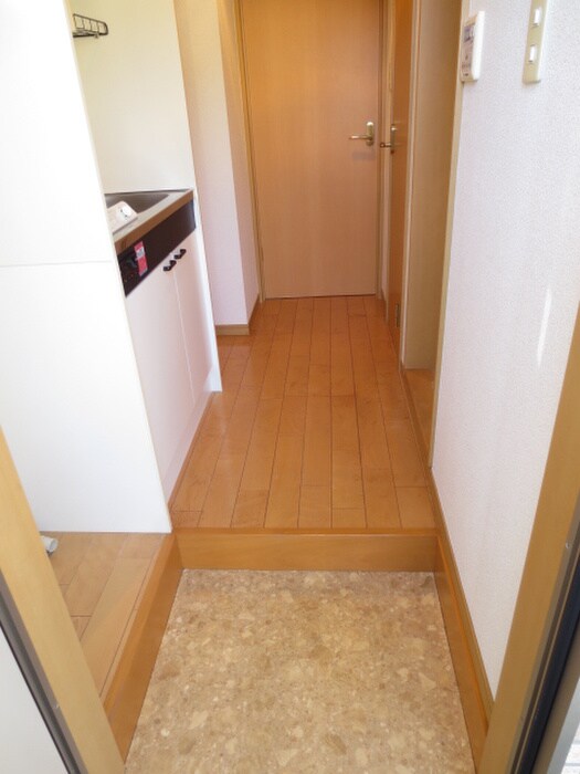 物件内観写真10　(玄関)