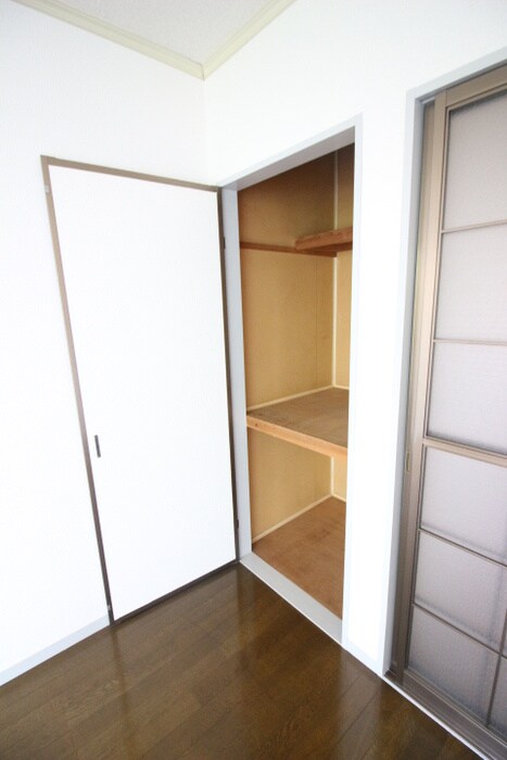 物件内観写真9　(収納)