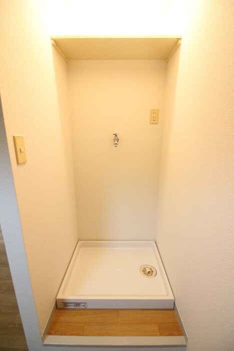 物件内観写真13　(洗濯機置場)