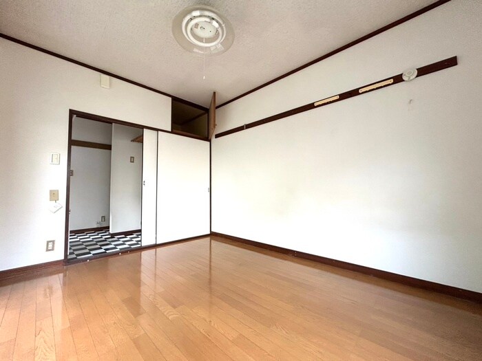 物件内観写真8　(居室)