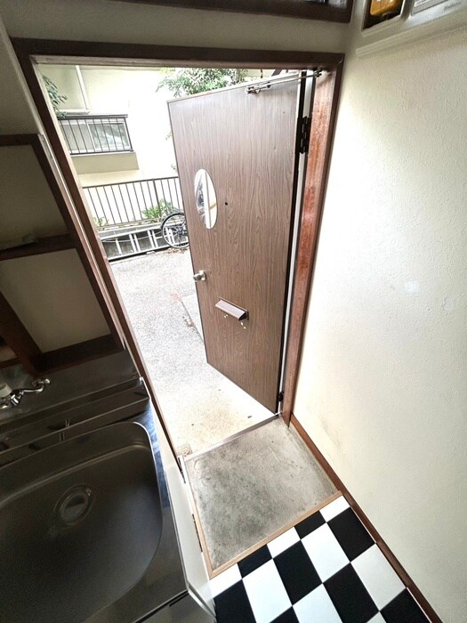 物件内観写真18　(玄関)