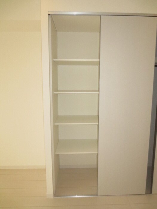 物件内観写真11　(収納)