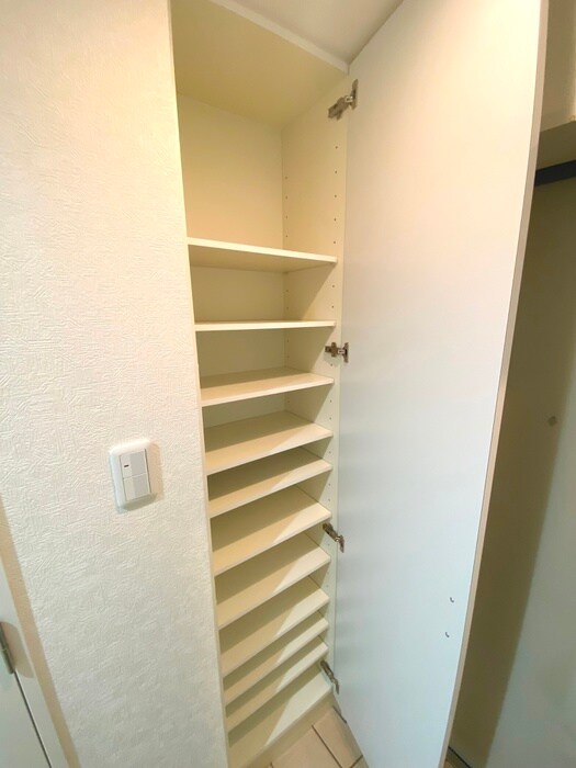 物件内観写真15　(靴箱)