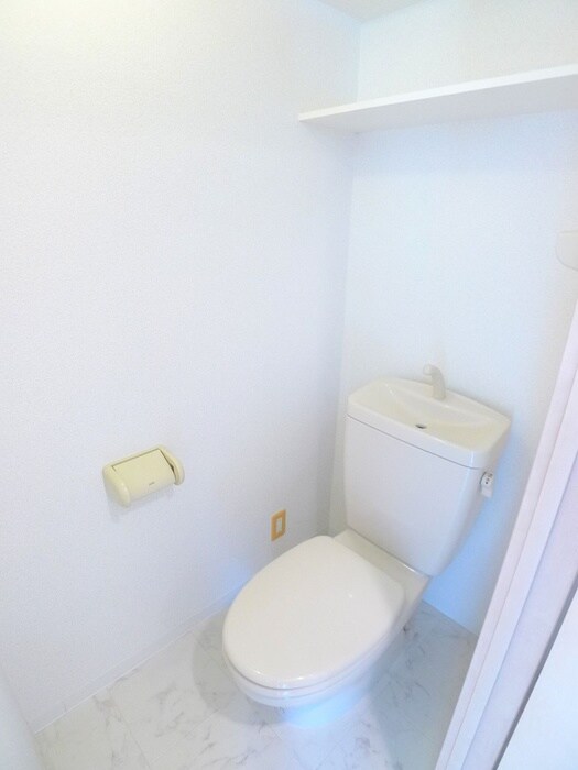 物件内観写真15　(トイレ)