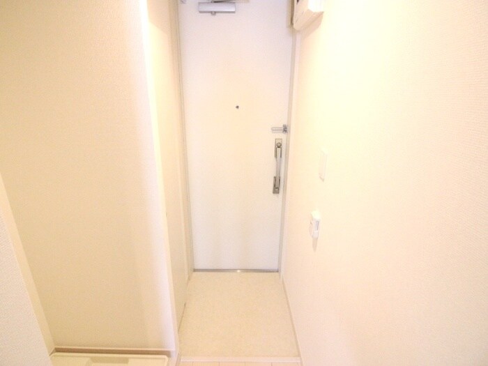 物件内観写真13　(玄関)