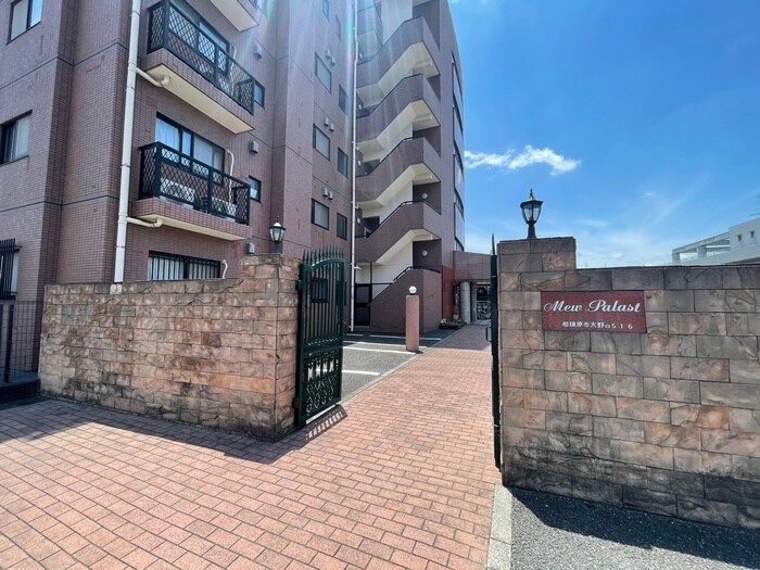 物件外観写真4　(エントランス部分)