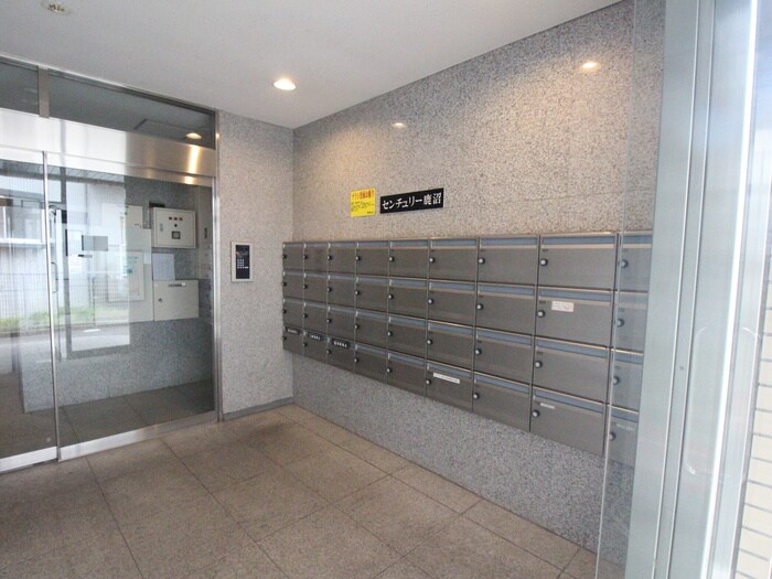 物件外観写真5　(エントランス部分)