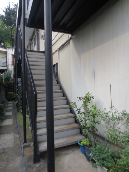 物件外観写真3　(エントランス部分)