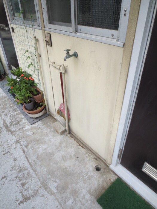 物件内観写真16　(洗濯機置場)