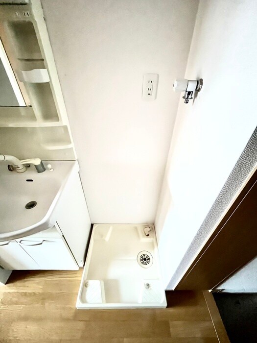 物件内観写真14　(洗濯機置場)