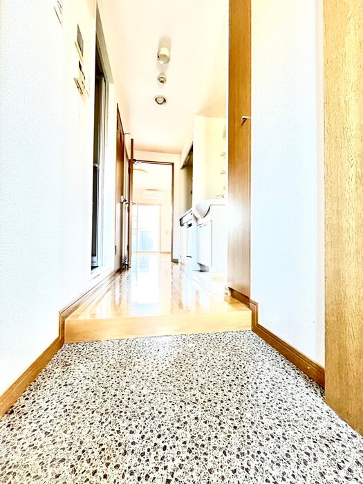 物件内観写真19　(玄関)