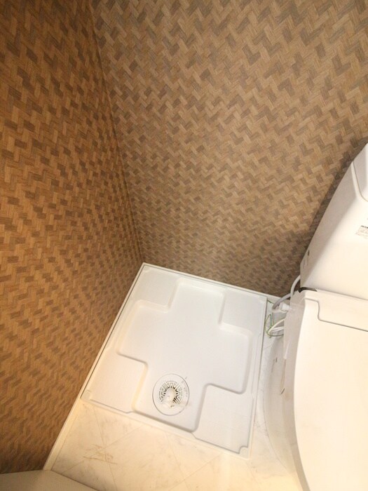 物件内観写真12　(洗濯機置場)