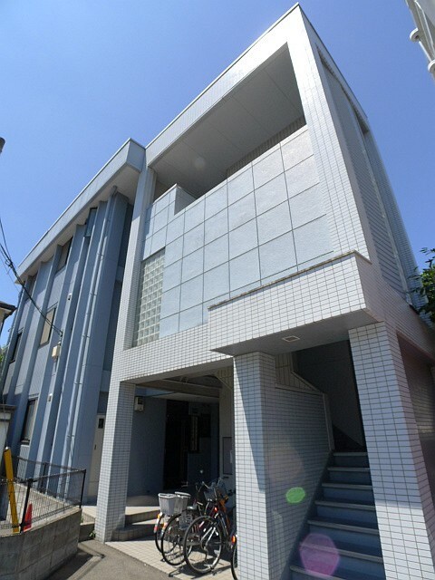 物件外観写真5　(エントランス部分)