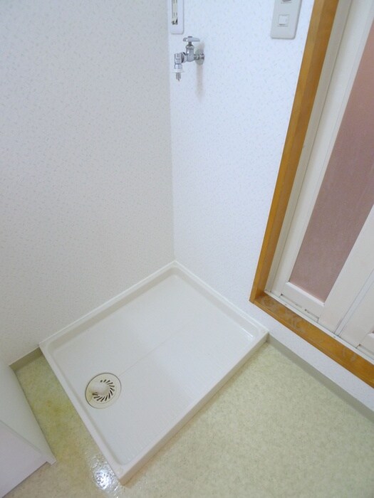 物件内観写真17　(洗濯機置場)