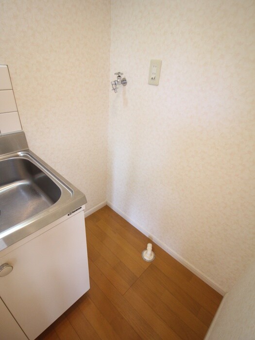 物件内観写真14　(洗濯機置場)