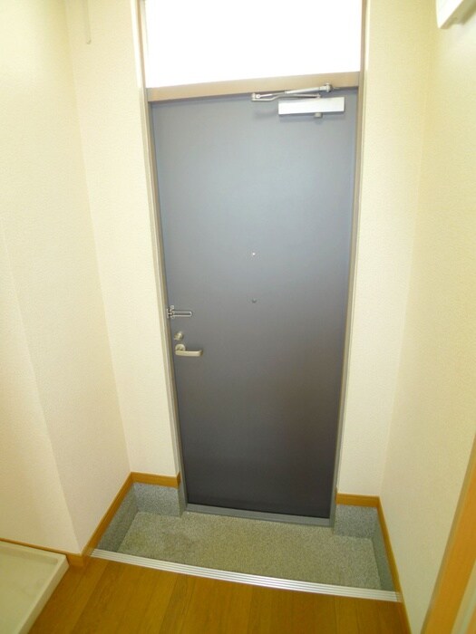 物件内観写真11　(玄関)