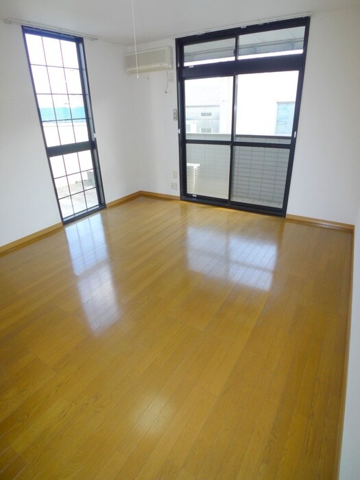 物件内観写真12　(室内からの展望)