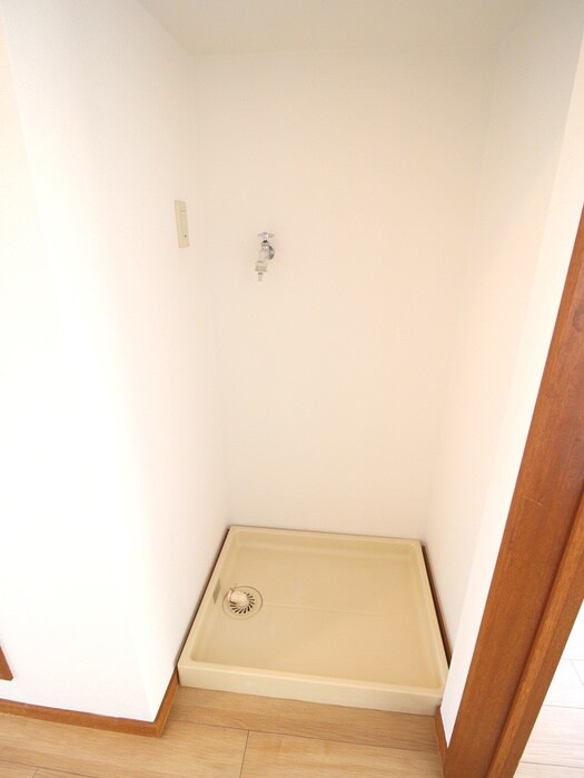 物件内観写真13　(洗濯機置場)